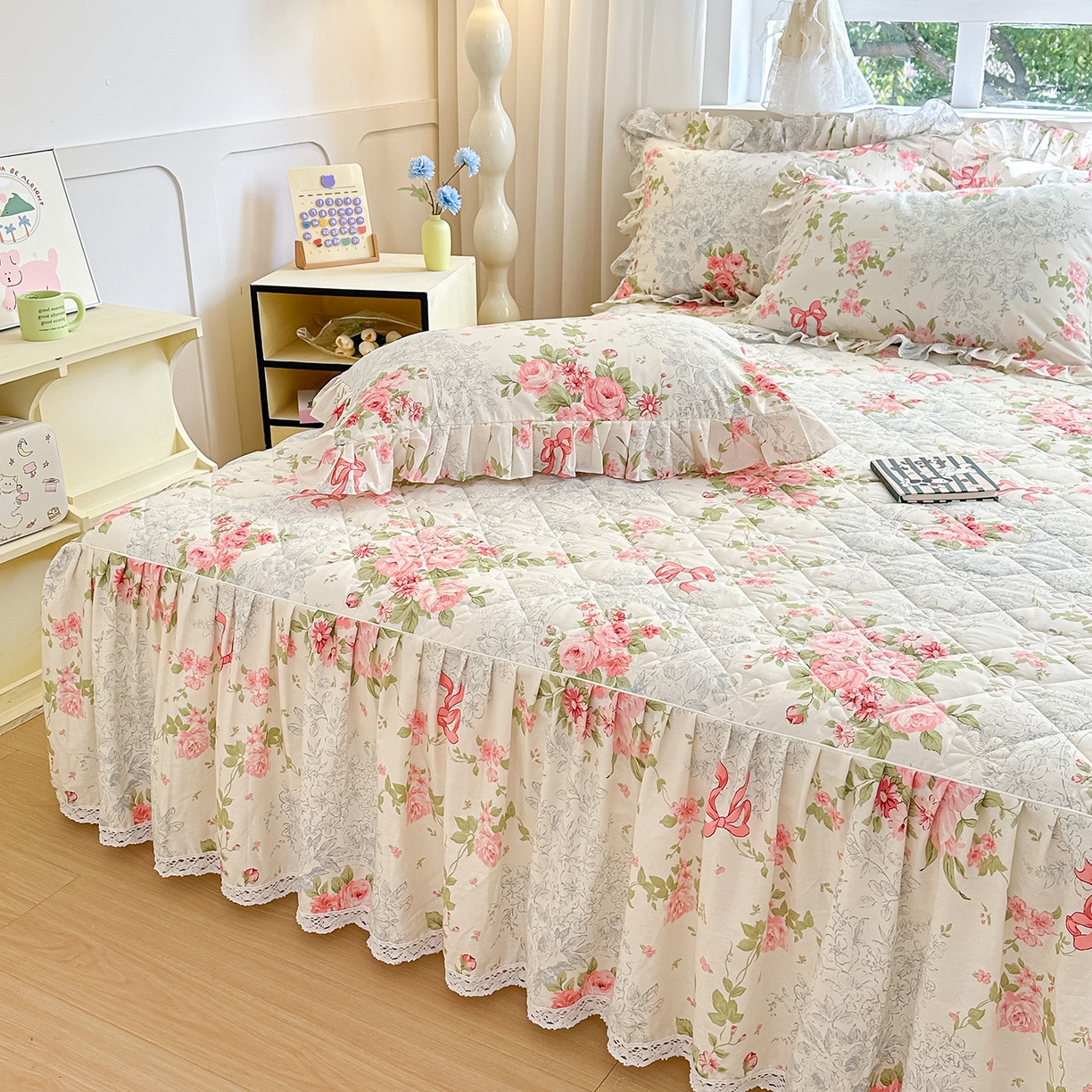 91家纺网 家纺一手货源 找家纺 忘忧草 2026新款全棉夹棉印花床裙四件套单被套 柏林花涧