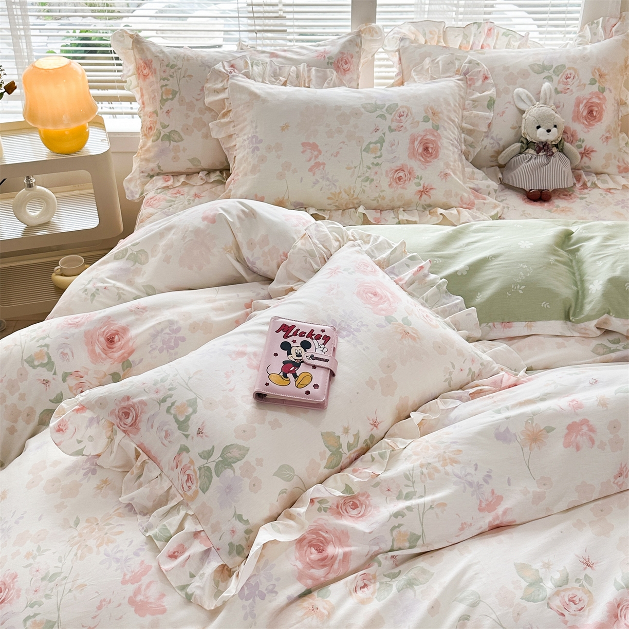 91家纺网 家纺一手货源 找家纺 忘忧草 2026新款全棉夹棉印花床裙四件套单被套 雾飞花