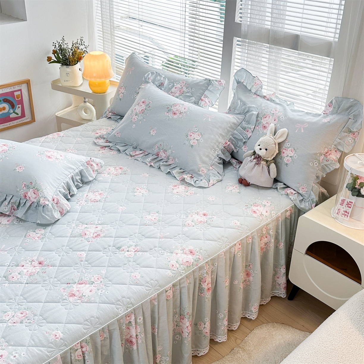 91家纺网 家纺一手货源 找家纺 忘忧草 2026新款全棉夹棉印花床裙四件套单被套 花疏影