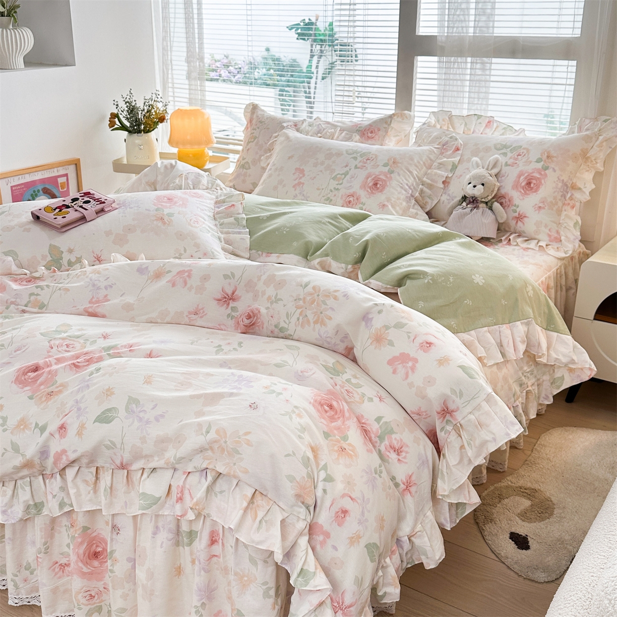 91家纺网 家纺一手货源 找家纺 忘忧草 2026新款全棉夹棉印花床裙四件套单被套 雾飞花