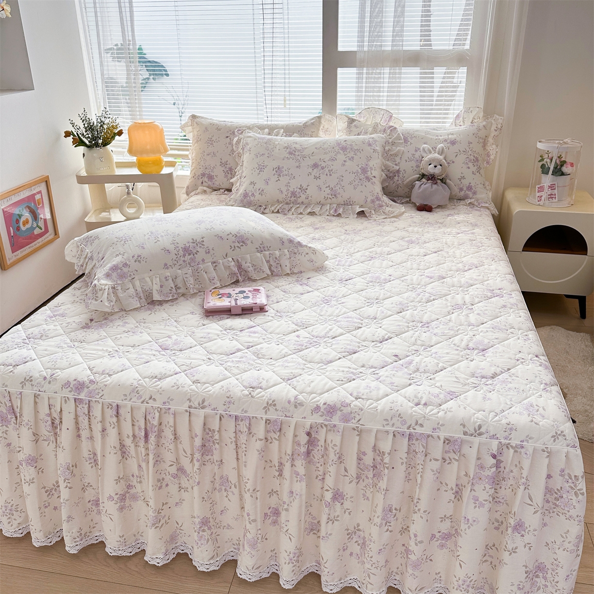 91家纺网 家纺一手货源 找家纺 忘忧草 2026新款全棉夹棉印花床裙四件套单被套 苏林 紫