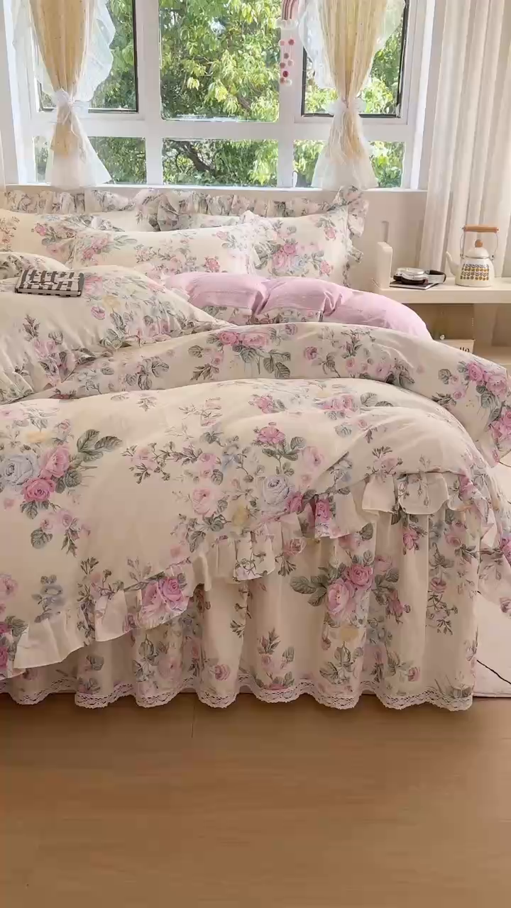 91家纺网 家纺一手货源 找家纺 忘忧草 2026新款全棉夹棉印花床裙四件套单被套 可妮露