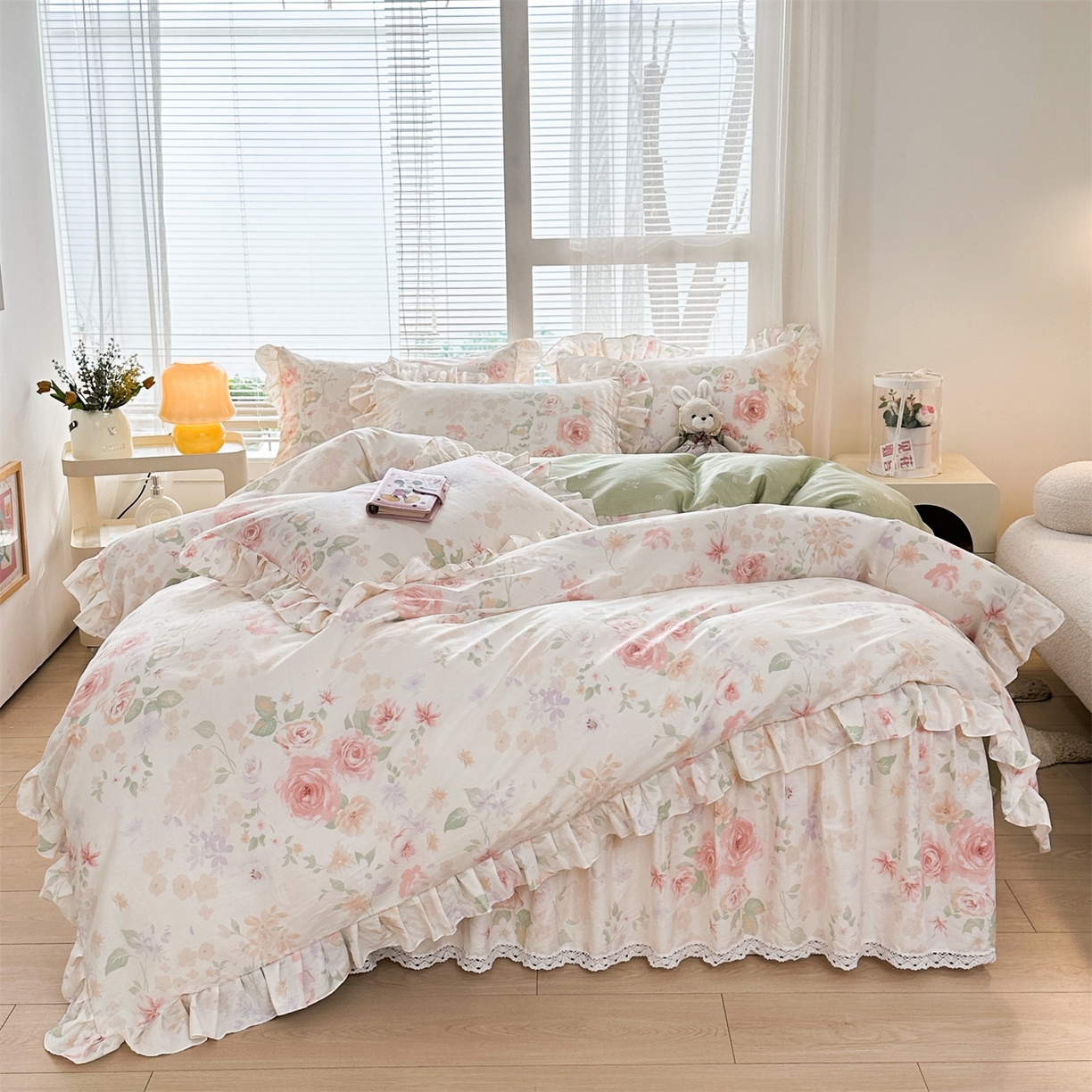 91家纺网 家纺一手货源 找家纺 忘忧草 2026新款全棉夹棉印花床裙四件套单被套 雾飞花