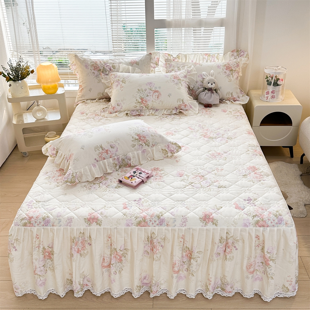 91家纺网 家纺一手货源 找家纺 （总）忘忧草 2026新款全棉夹棉印花床裙四件套单被套