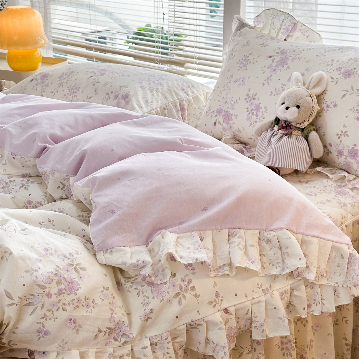 91家纺网 家纺一手货源 找家纺 忘忧草 2026新款全棉夹棉印花床裙四件套单被套 苏林 紫