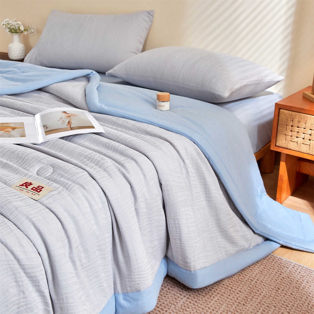 91家纺网 家纺一手货源 找家纺 恬思语家纺 2026春夏新款全棉色织大提花棉花夏被空调被夏凉被四件套芳华系列 流年-灰蓝