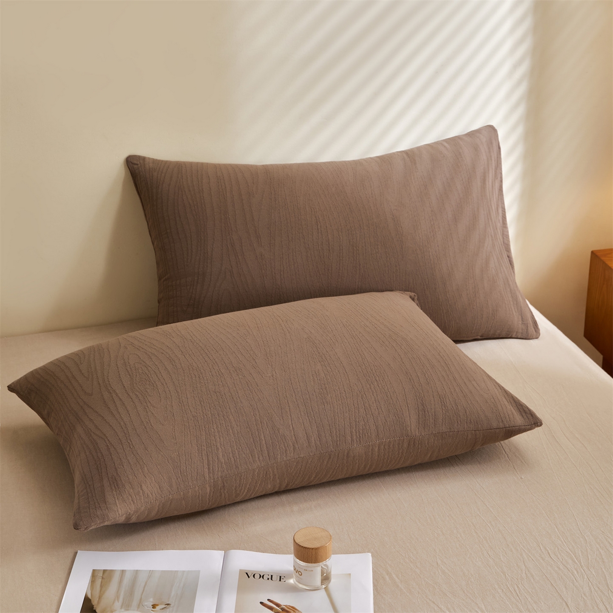 91家纺网 家纺一手货源 找家纺 恬思语家纺 2026春夏新款全棉色织大提花棉花夏被空调被夏凉被四件套芳华系列 流年-棕咖