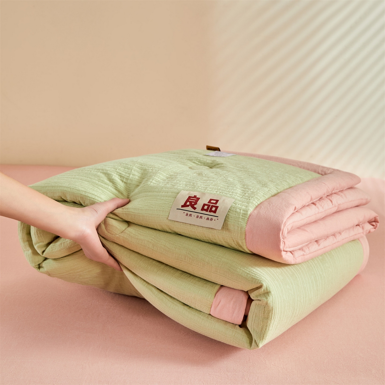 91家纺网 家纺一手货源 找家纺 恬思语家纺 2026春夏新款全棉色织大提花棉花夏被空调被夏凉被四件套芳华系列 芳华-绿粉
