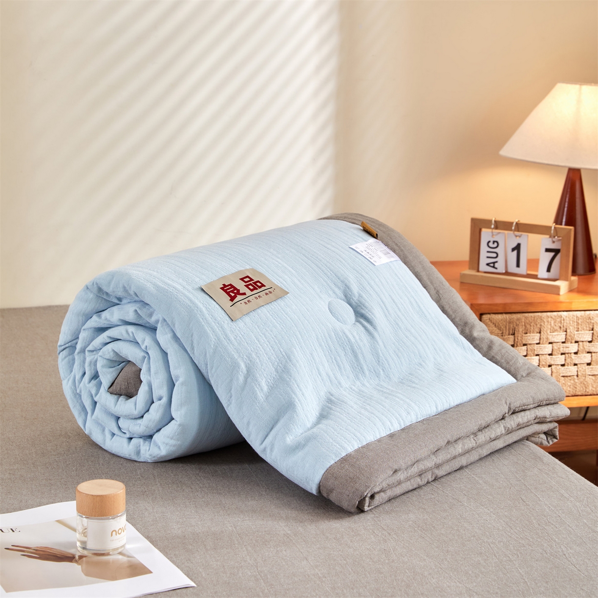 91家纺网 家纺一手货源 找家纺 恬思语家纺 2026春夏新款全棉色织大提花棉花夏被空调被夏凉被四件套芳华系列 芳华-蓝灰