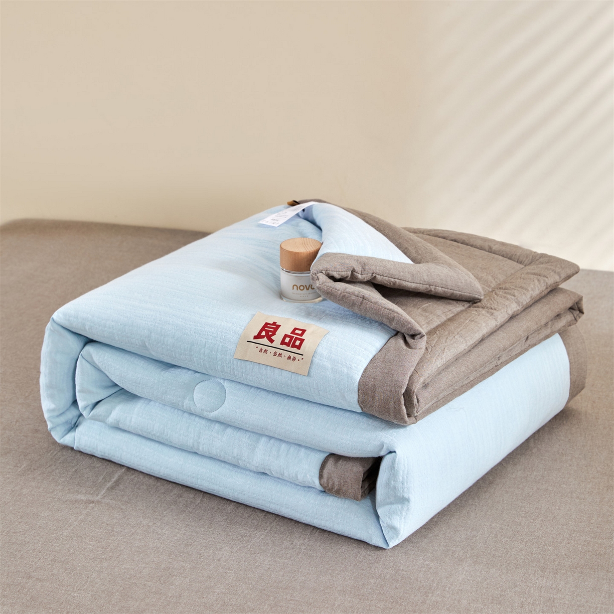 91家纺网 家纺一手货源 找家纺 恬思语家纺 2026春夏新款全棉色织大提花棉花夏被空调被夏凉被四件套芳华系列 芳华-蓝灰