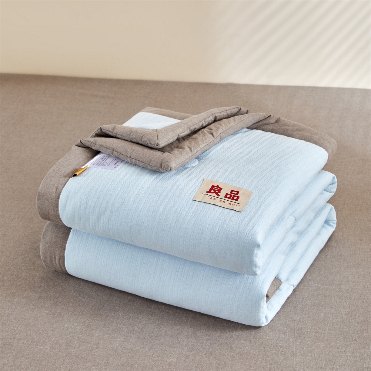 91家纺网 家纺一手货源 找家纺 恬思语家纺 2026春夏新款全棉色织大提花棉花夏被空调被夏凉被四件套芳华系列 芳华-蓝灰