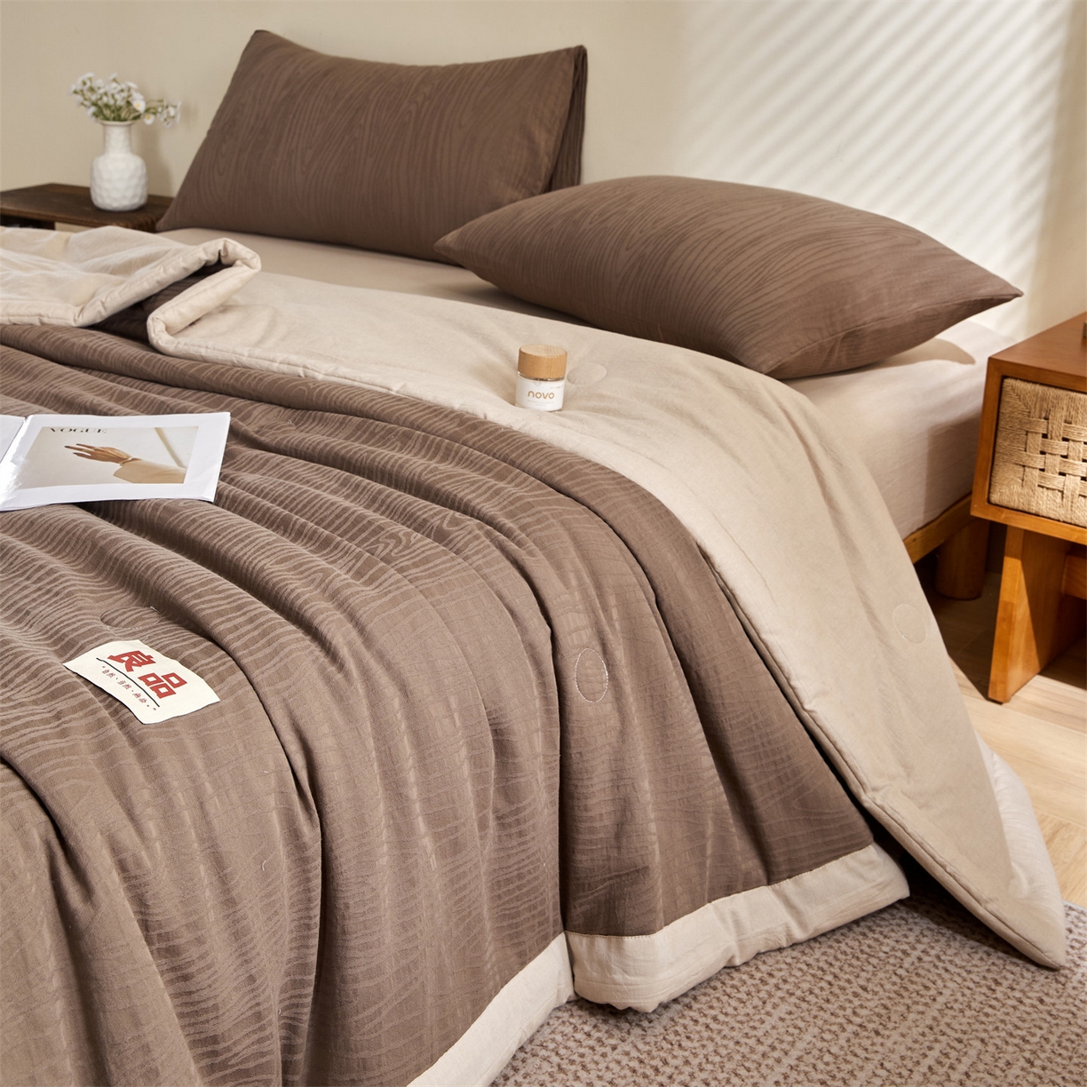 91家纺网 家纺一手货源 找家纺 恬思语家纺 2026春夏新款全棉色织大提花棉花夏被空调被夏凉被四件套芳华系列 流年-棕咖