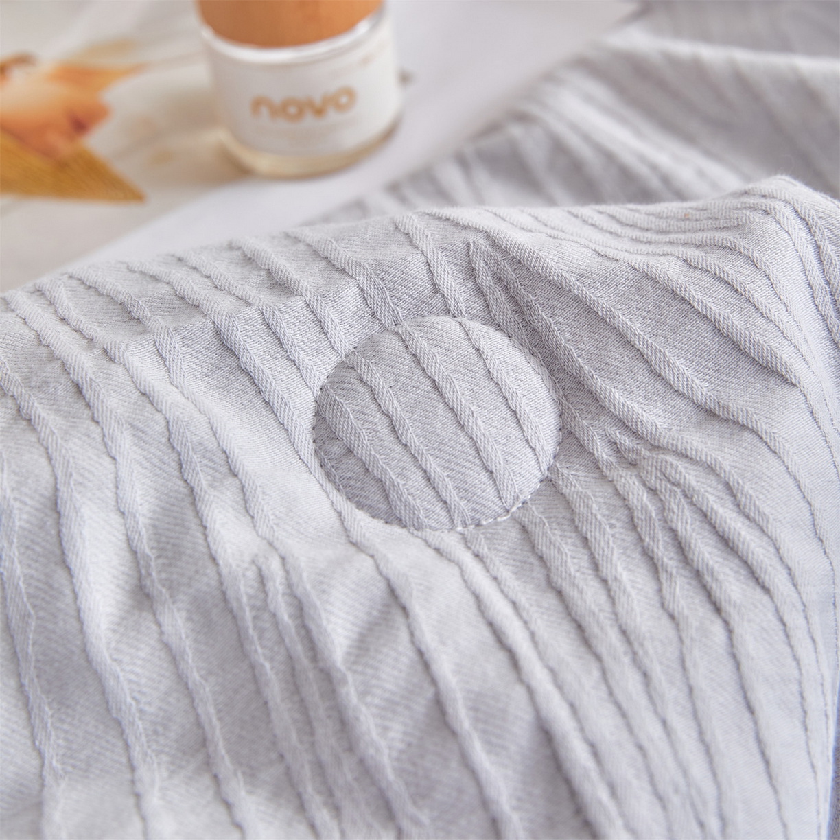 91家纺网 家纺一手货源 找家纺 恬思语家纺 2026春夏新款全棉色织大提花棉花夏被空调被夏凉被四件套芳华系列 流年-灰蓝