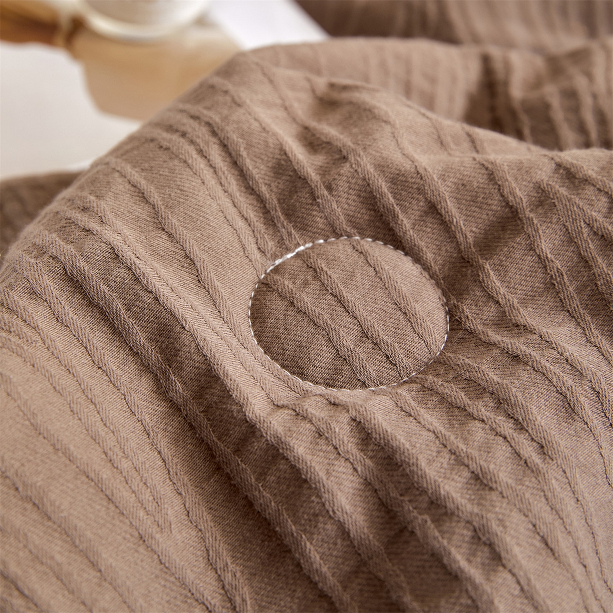 91家纺网 家纺一手货源 找家纺 恬思语家纺 2026春夏新款全棉色织大提花棉花夏被空调被夏凉被四件套芳华系列 流年-棕咖