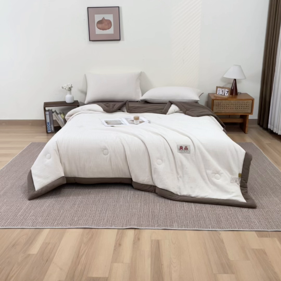 91家纺网 家纺一手货源 找家纺 恬思语家纺 2026春夏新款全棉色织大提花棉花夏被空调被夏凉被四件套芳华系列 流年-卡其