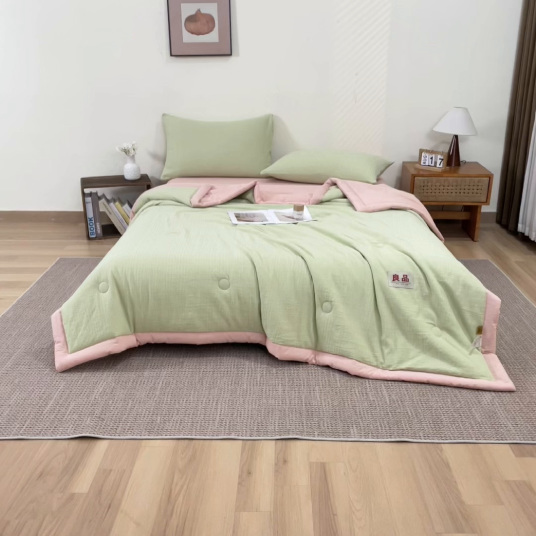 91家纺网 家纺一手货源 找家纺 恬思语家纺 2026春夏新款全棉色织大提花棉花夏被空调被夏凉被四件套芳华系列 芳华-绿粉