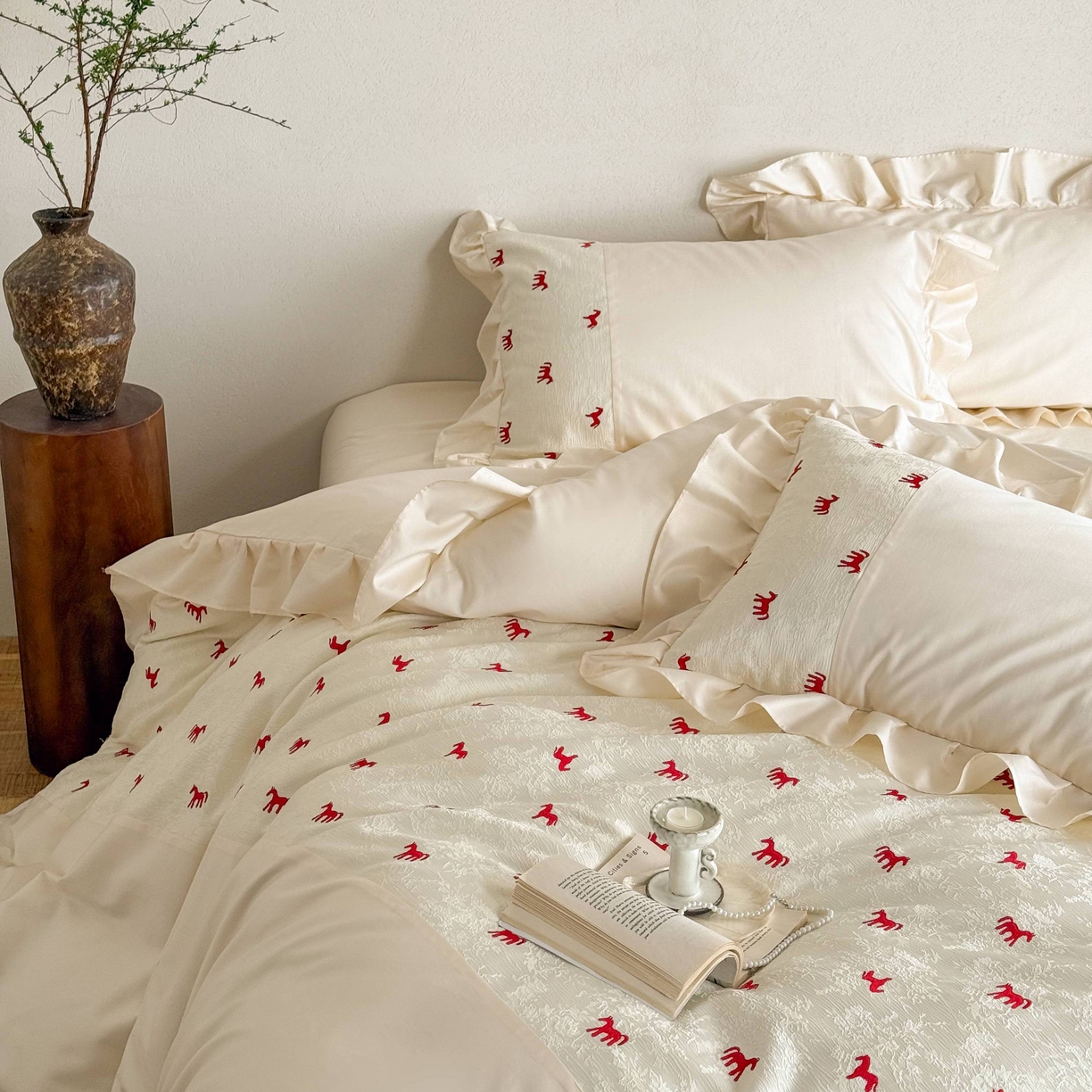 91家纺网 家纺一手货源 找家纺 （总）西西家居 2026春夏新款100S长绒棉纯棉绣花四件套-以梦为马-奶白（含精致红色礼盒）