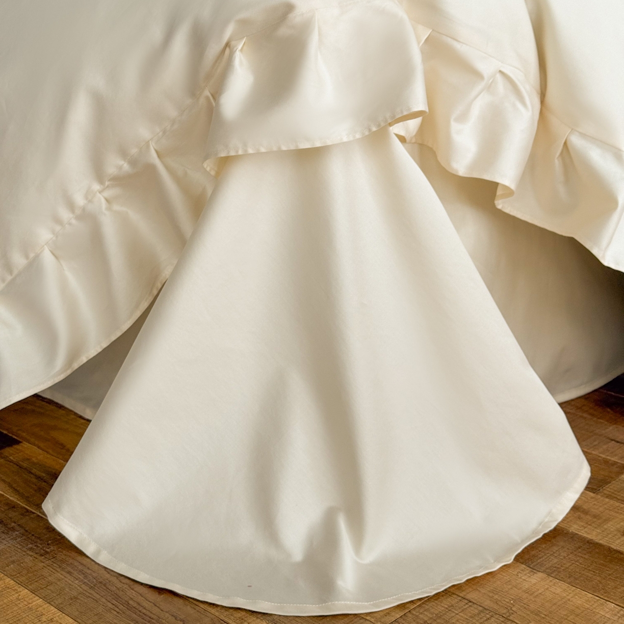 91家纺网 家纺一手货源 找家纺 （总）西西家居 2026春夏新款100S长绒棉纯棉绣花四件套-以梦为马-奶白（含精致红色礼盒）