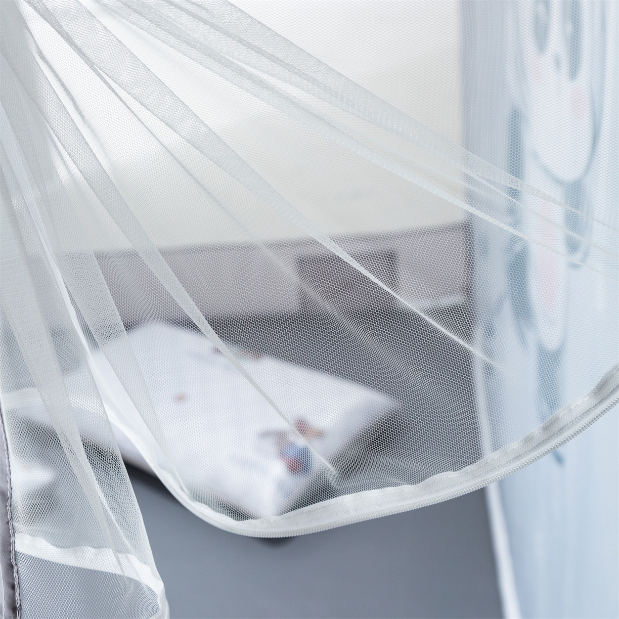 91家纺网 家纺一手货源 找家纺 飞轮海蚊帐 2026新款防摔全包防护坐床旗舰款蚊帐-Z72 小熊熊