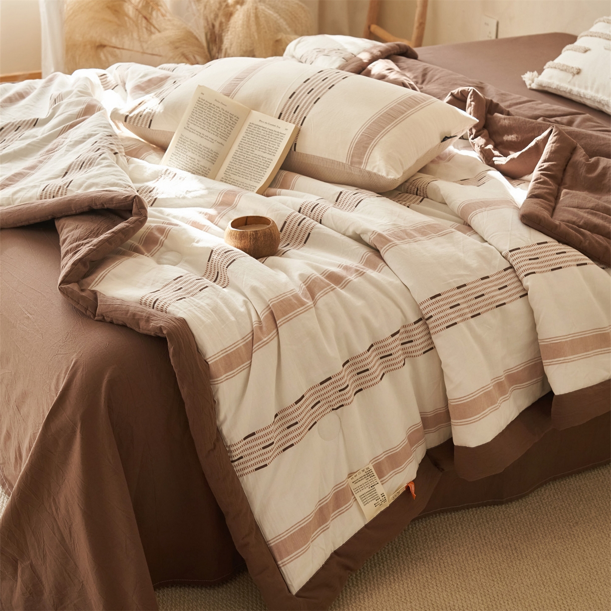 91家纺网 家纺一手货源 找家纺 恬思语家纺 2026春夏新款全棉色织大提花棉花夏被空调被夏凉被四件套如意系列 如意-棕