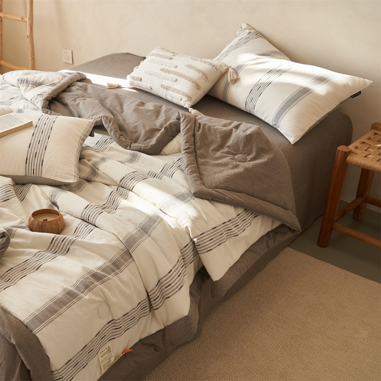 91家纺网 家纺一手货源 找家纺 恬思语家纺 2026春夏新款全棉色织大提花棉花夏被空调被夏凉被四件套如意系列 如意-灰