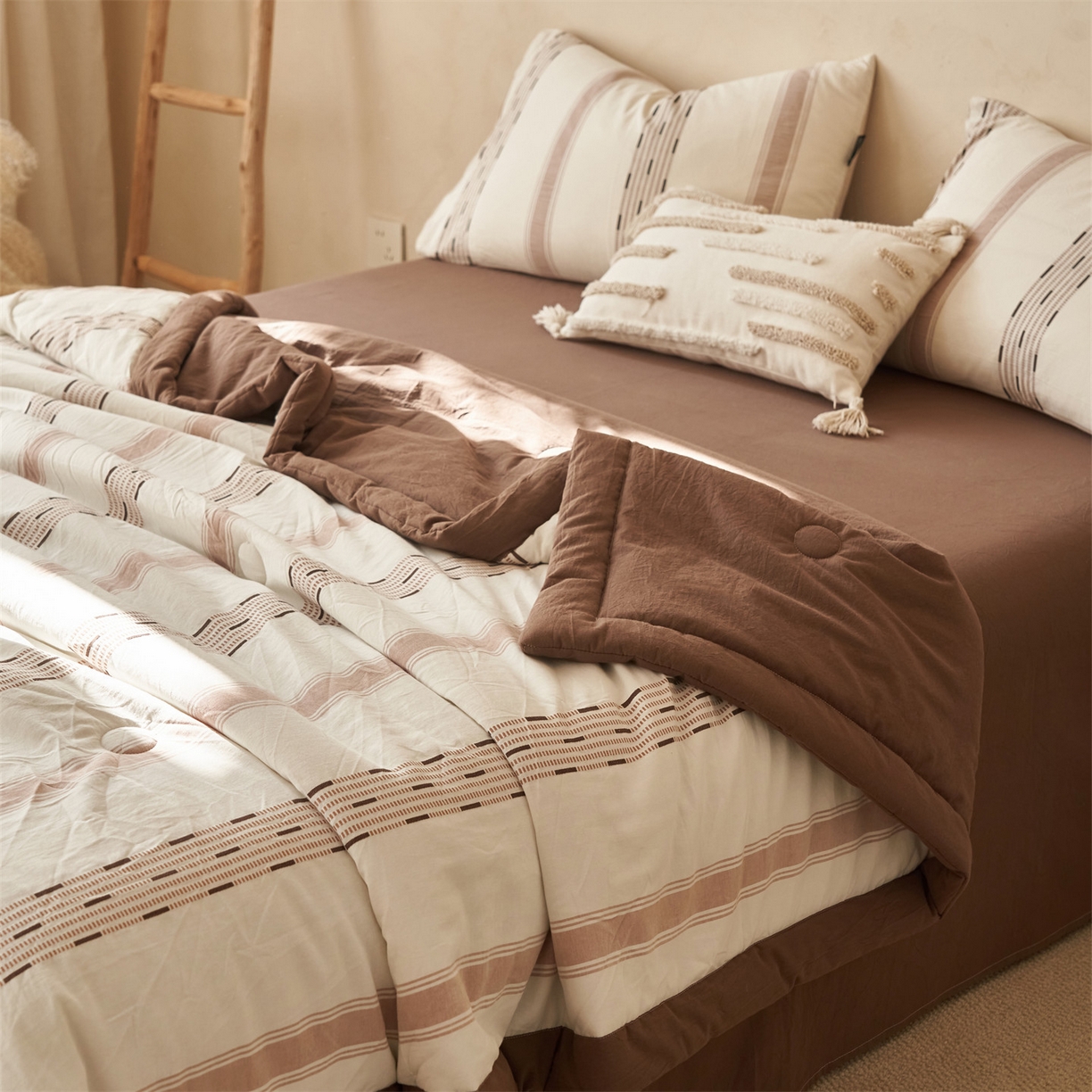 91家纺网 家纺一手货源 找家纺 恬思语家纺 2026春夏新款全棉色织大提花棉花夏被空调被夏凉被四件套如意系列 如意-棕