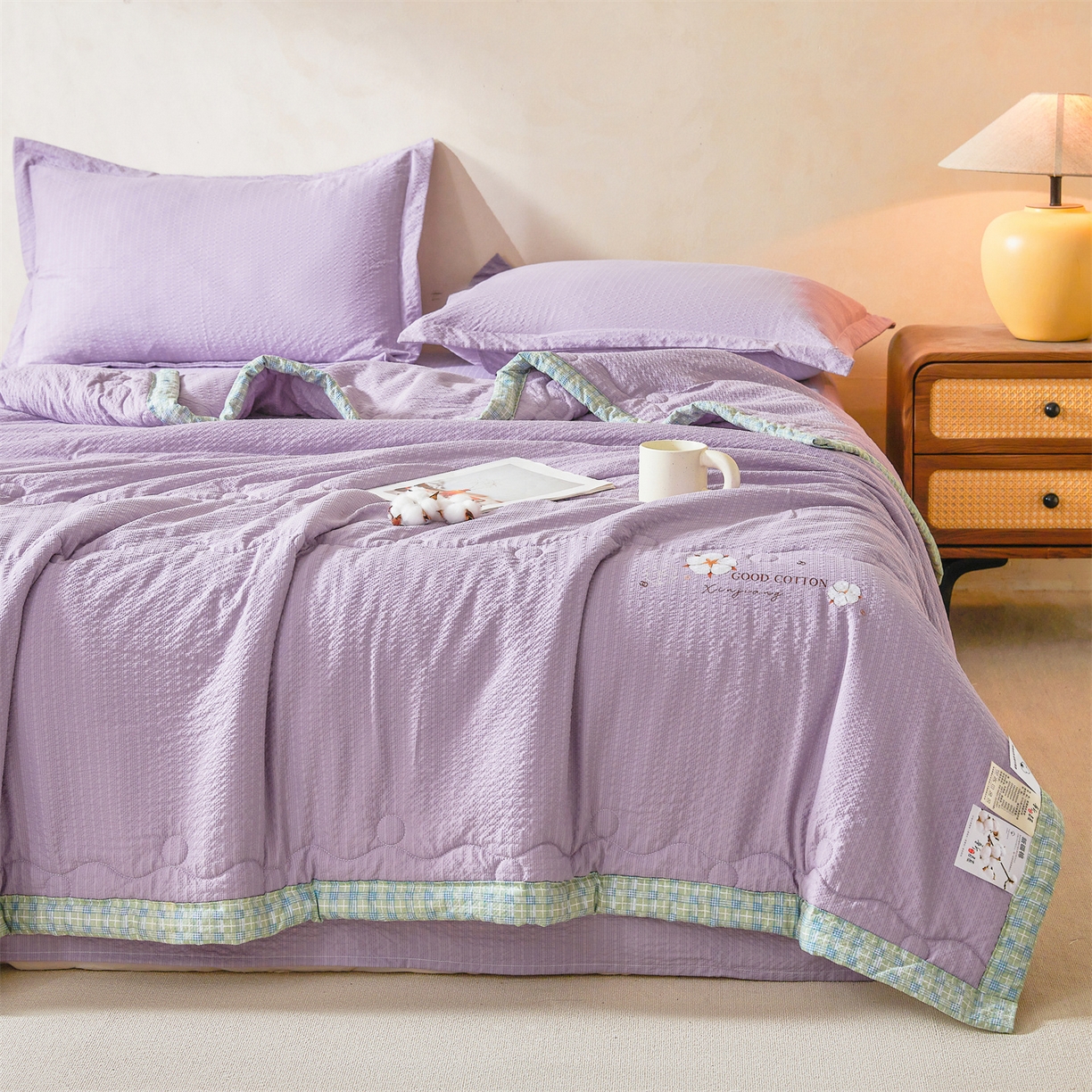 91家纺网 家纺一手货源 找家纺 西域种棉人 2026新款A类新疆棉花夏凉被加宽包边水洗棉泡泡纱吸湿透气棉花夏被空调被纯色烫画 泡芙-紫