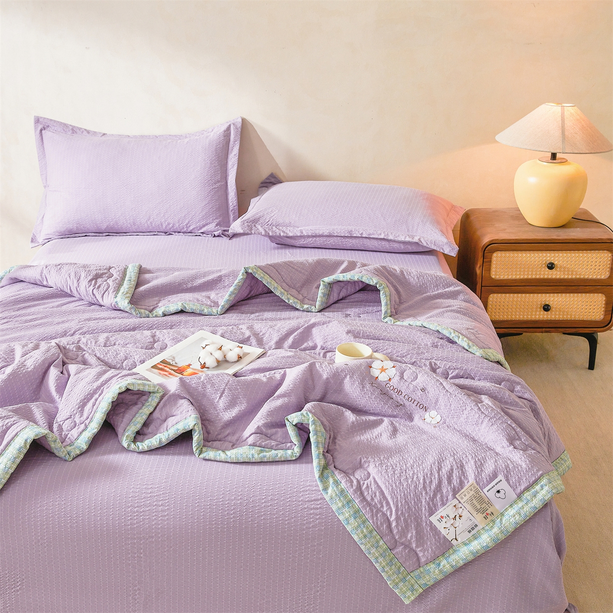 91家纺网 家纺一手货源 找家纺 西域种棉人 2026新款A类新疆棉花夏凉被加宽包边水洗棉泡泡纱吸湿透气棉花夏被空调被纯色烫画 泡芙-紫