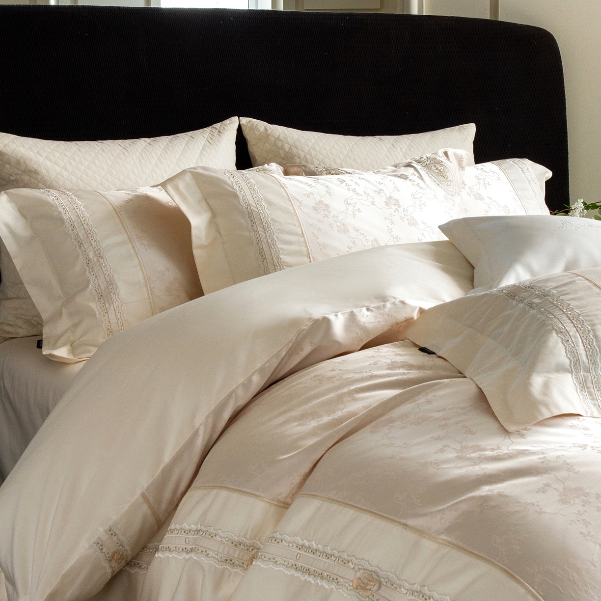 91家纺网 家纺一手货源 找家纺 （总）馨蕊家居 2026春夏新品100S高定高精密刺绣系列--芸蔓