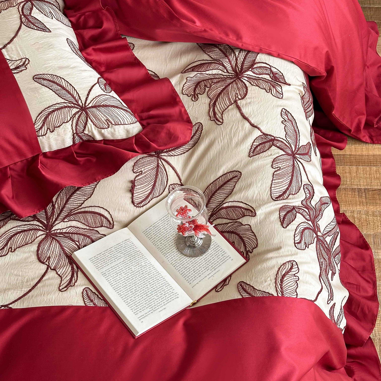 91家纺网 家纺一手货源 找家纺 （总）西西家居 2026春夏新款100S长绒棉纯棉高精密绣花四件套-海岛之恋（含精致红色礼盒）