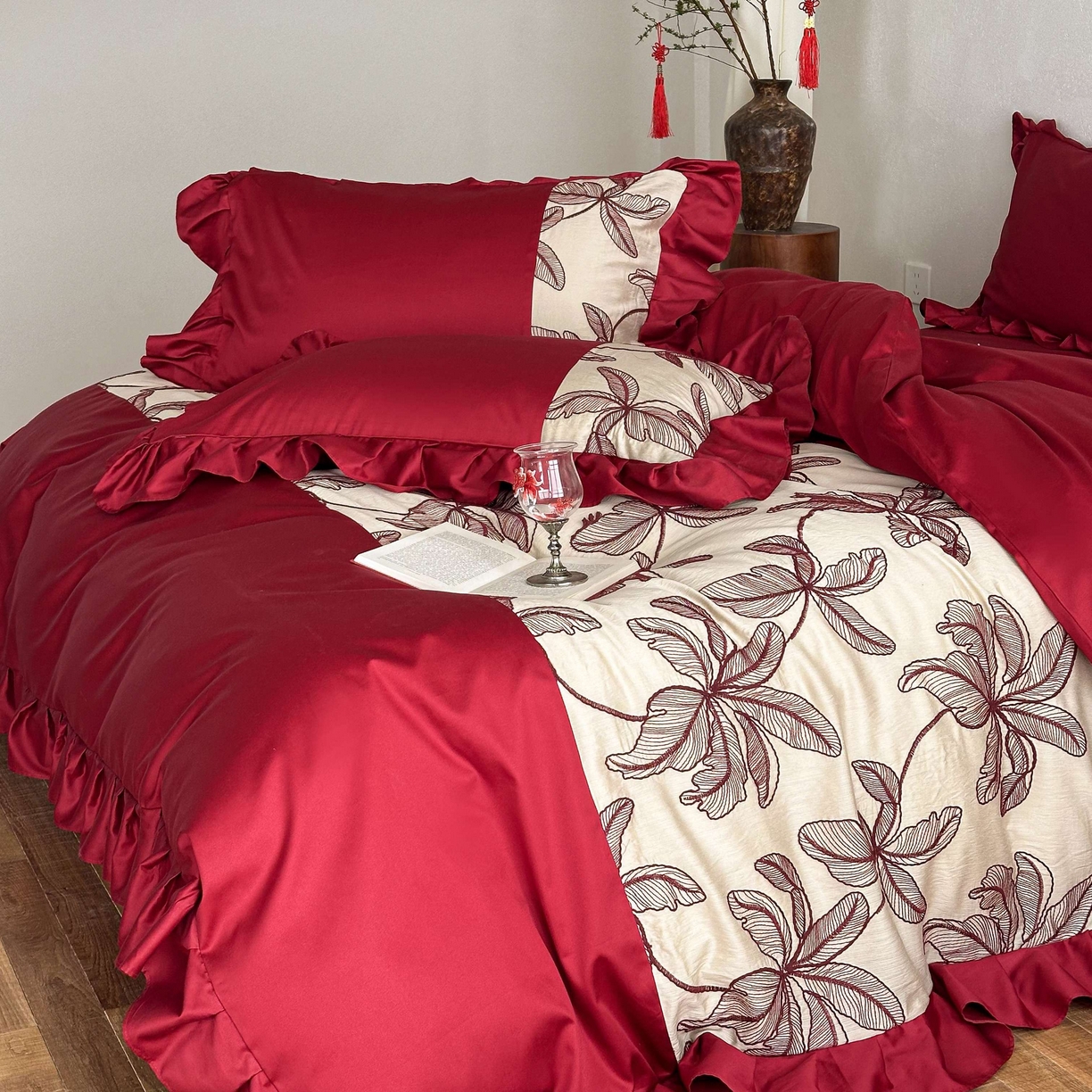 91家纺网 家纺一手货源 找家纺 （总）西西家居 2026春夏新款100S长绒棉纯棉高精密绣花四件套-海岛之恋（含精致红色礼盒）