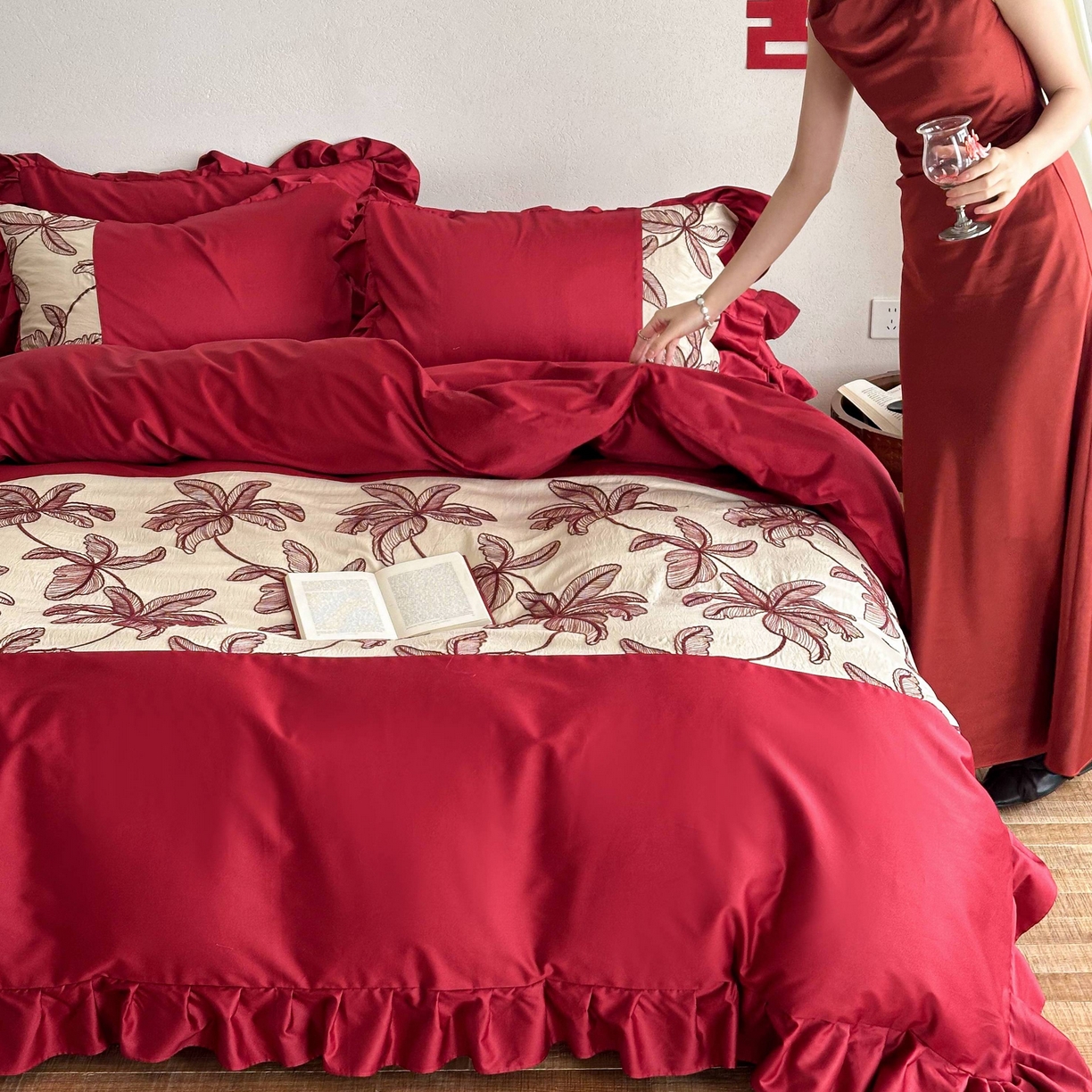 91家纺网 家纺一手货源 找家纺 （总）西西家居 2026春夏新款100S长绒棉纯棉高精密绣花四件套-海岛之恋（含精致红色礼盒）