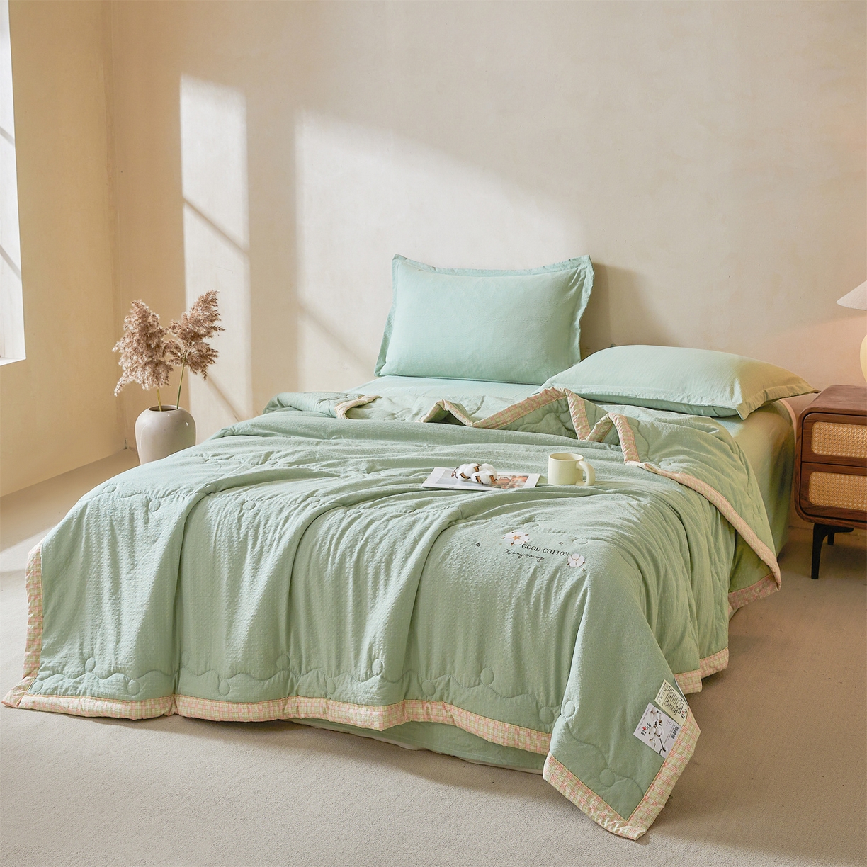 91家纺网 家纺一手货源 找家纺 （总）西域种棉人 2026新款A类新疆棉花夏凉被加宽包边水洗棉泡泡纱吸湿透气棉花夏被空调被纯色烫画