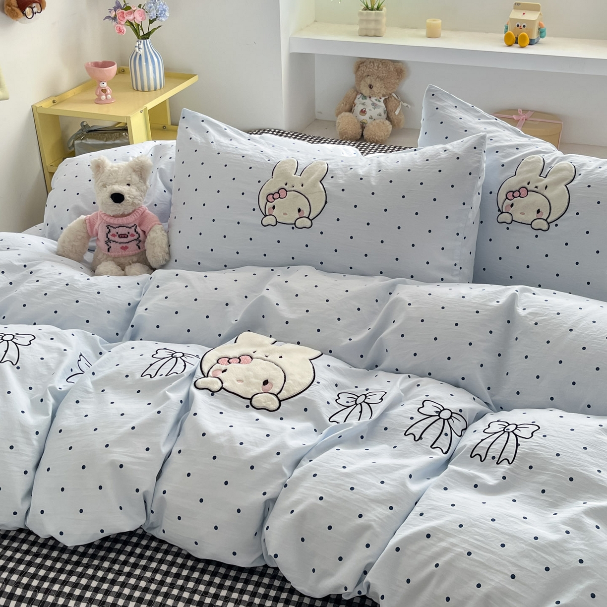 91家纺网 家纺一手货源 找家纺 格真 2026新款立体绣花贴布绣单品枕套被套三件套 小白兔波点兰