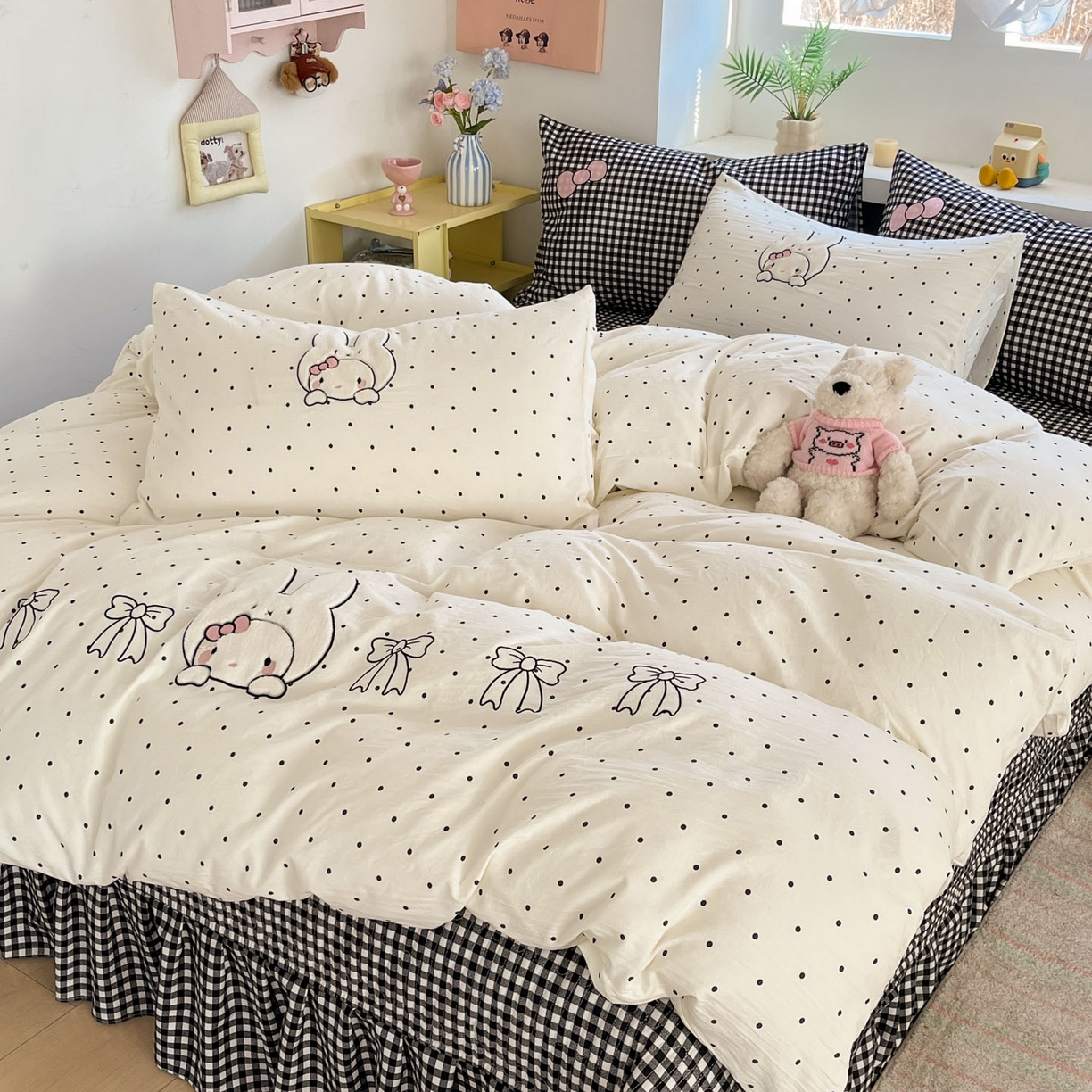 91家纺网 家纺一手货源 找家纺 格真 2026新款立体绣花贴布绣单品枕套被套三件套 小白兔波点黑