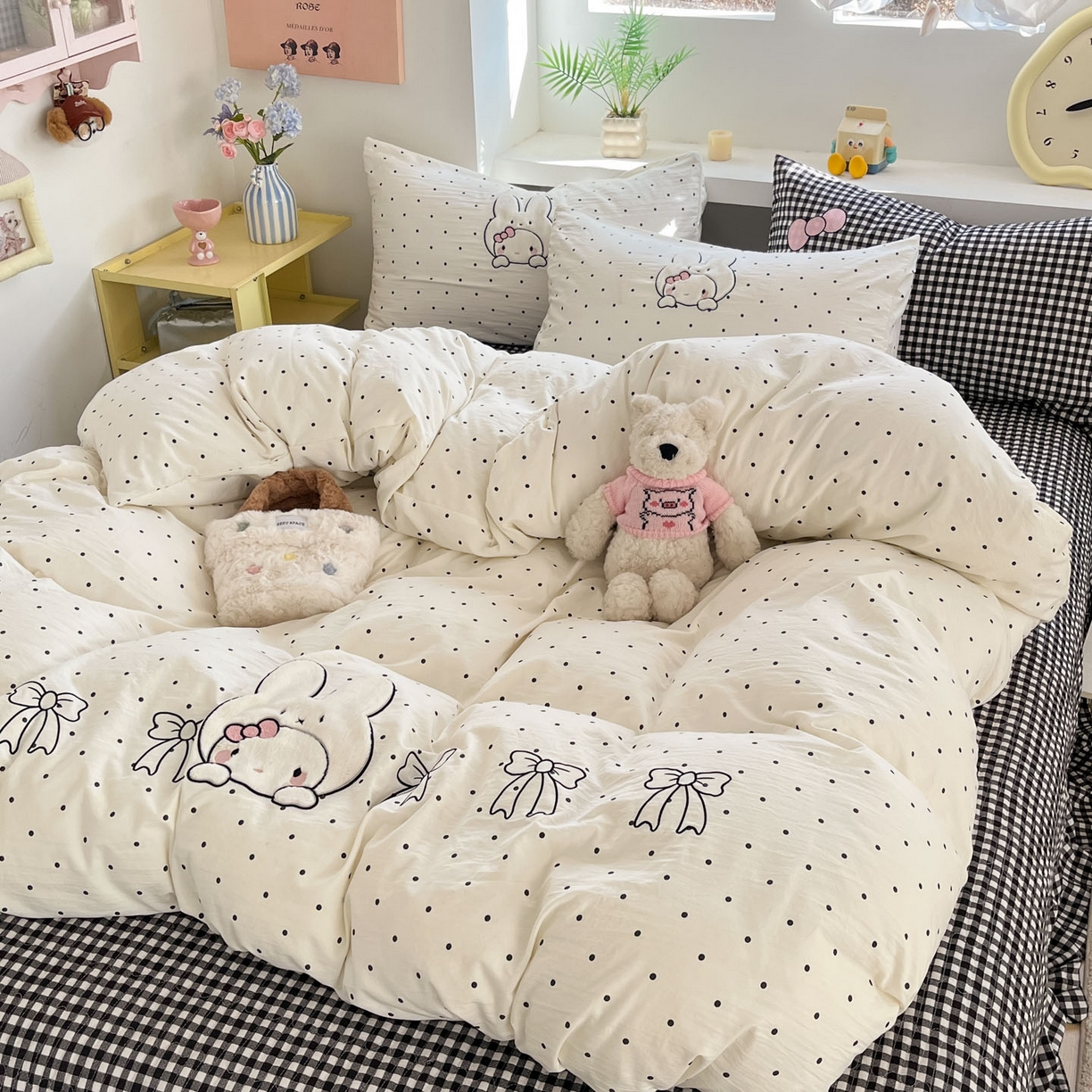 91家纺网 家纺一手货源 找家纺 格真 2026新款立体绣花贴布绣单品枕套被套三件套 小白兔波点黑