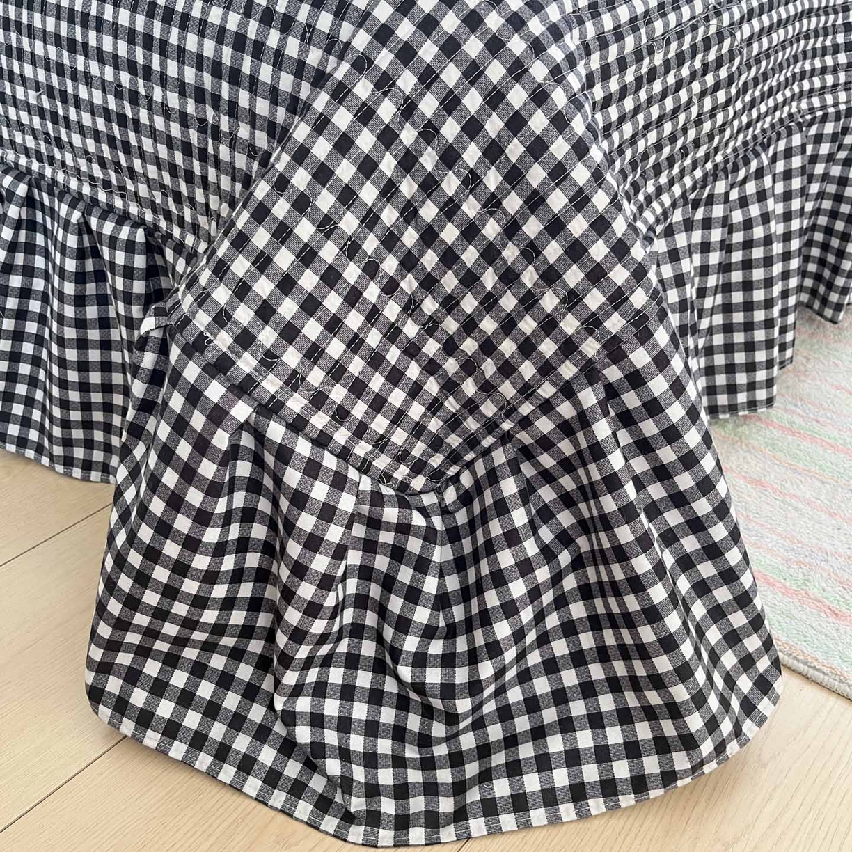 91家纺网 家纺一手货源 找家纺 格真 2026新款立体绣花贴布绣单品枕套被套三件套 小白兔波点红