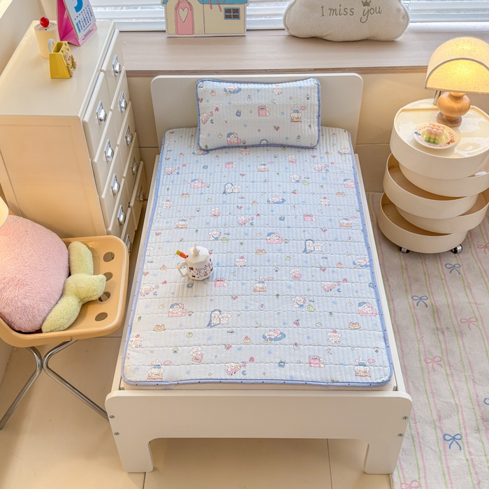 91家纺网 家纺一手货源 找家纺 禧缘家纺（原梦想家） 2026新款全棉夹棉婴童床盖 达乐宝贝--绑带款