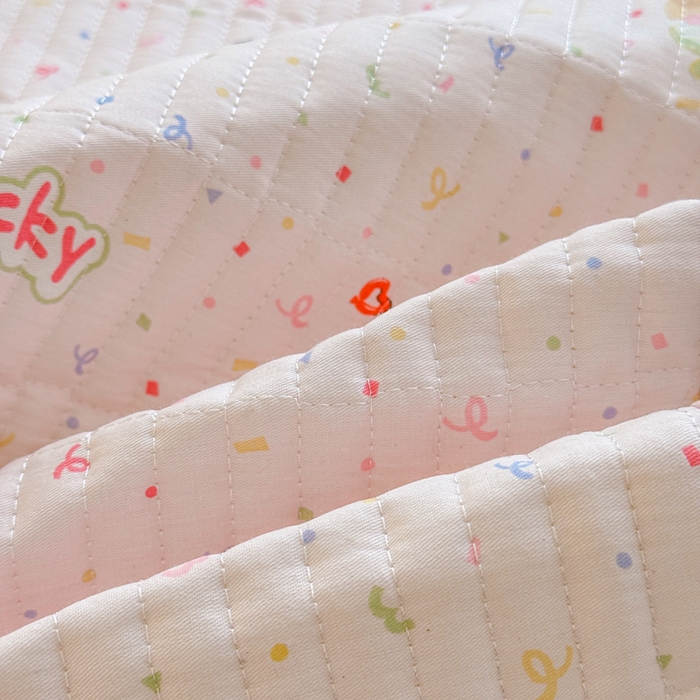 91家纺网 家纺一手货源 找家纺 禧缘家纺（原梦想家） 2026新款全棉夹棉婴童床盖 粉色童年--绑带款