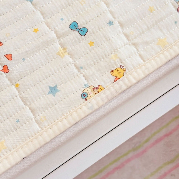 91家纺网 家纺一手货源 找家纺 禧缘家纺（原梦想家） 2026新款全棉夹棉婴童床盖 萌趣伙伴--绑带款