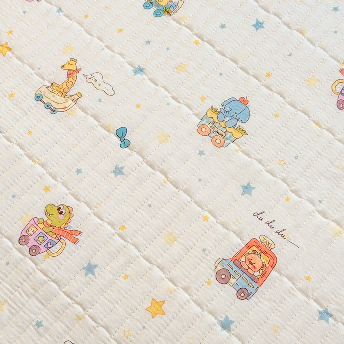 91家纺网 家纺一手货源 找家纺 禧缘家纺（原梦想家） 2026新款全棉夹棉婴童床盖 萌趣伙伴--绑带款