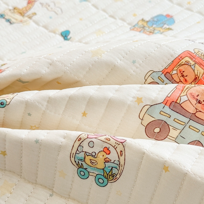 91家纺网 家纺一手货源 找家纺 禧缘家纺（原梦想家） 2026新款全棉夹棉婴童床盖 萌趣伙伴--绑带款