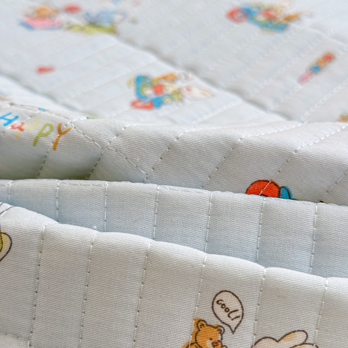 91家纺网 家纺一手货源 找家纺 禧缘家纺（原梦想家） 2026新款全棉夹棉婴童床盖 奇妙之旅--绑带款