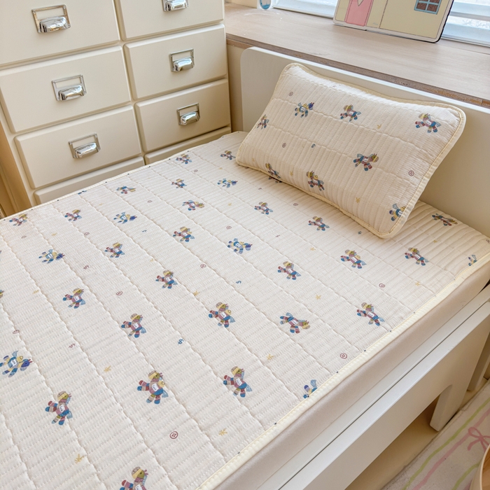 91家纺网 家纺一手货源 找家纺 禧缘家纺（原梦想家） 2026新款全棉夹棉婴童床盖 跳跳马--绑带款