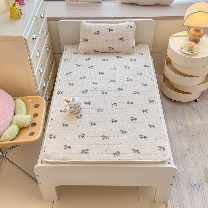 91家纺网 家纺一手货源 找家纺 禧缘家纺（原梦想家） 2026新款全棉夹棉婴童床盖 跳跳马--绑带款