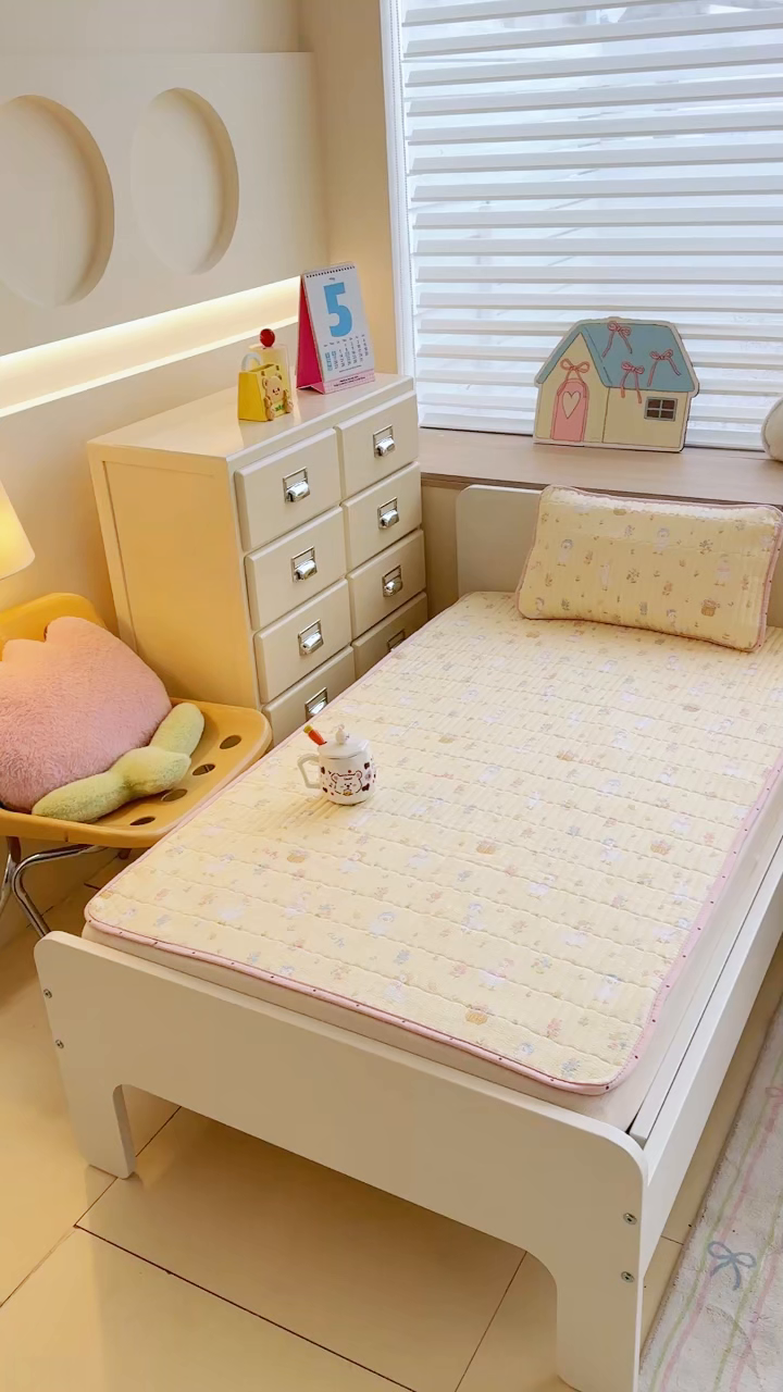 91家纺网 家纺一手货源 找家纺 禧缘家纺（原梦想家） 2026新款全棉夹棉婴童床盖 幸运鸭--绑带款