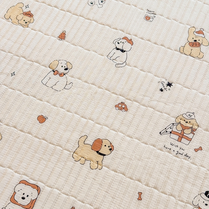 91家纺网 家纺一手货源 找家纺 禧缘家纺（原梦想家） 2026新款全棉夹棉婴童床盖 芝士小狗--绑带款