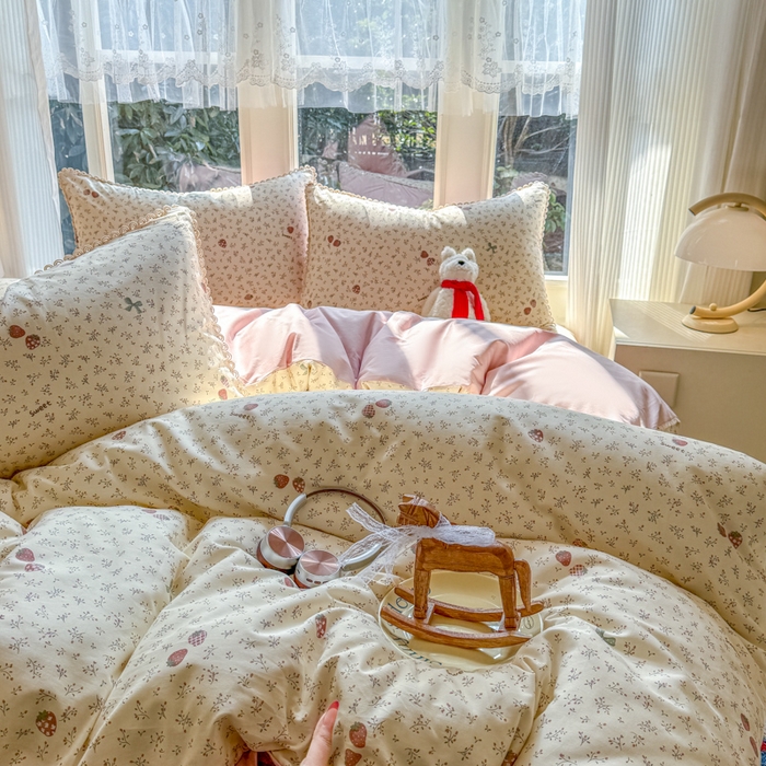 91家纺网 家纺一手货源 找家纺 宅家居 2026爆款田园风甜美小清新喷气印花纯棉四件套韩式圈圈花边40支全棉三件套 草莓