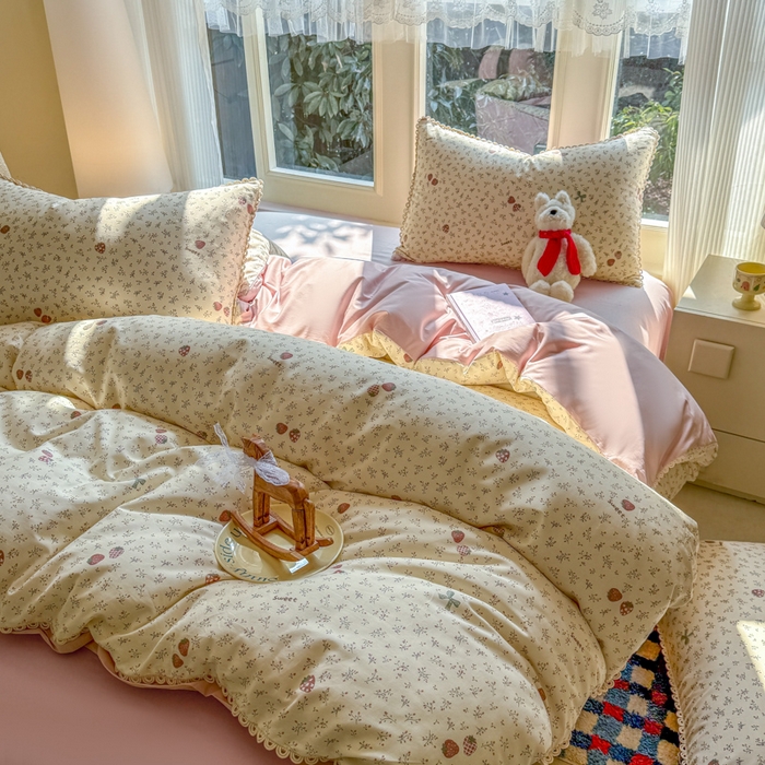 91家纺网 家纺一手货源 找家纺 宅家居 2026爆款田园风甜美小清新喷气印花纯棉四件套韩式圈圈花边40支全棉三件套 草莓