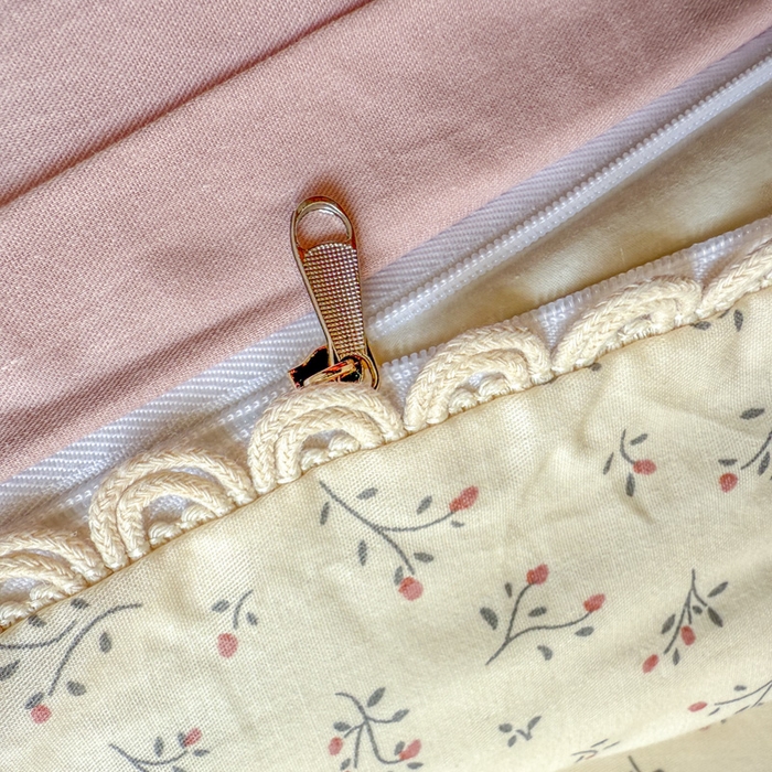 91家纺网 家纺一手货源 找家纺 宅家居 2026爆款田园风甜美小清新喷气印花纯棉四件套韩式圈圈花边40支全棉三件套 草莓